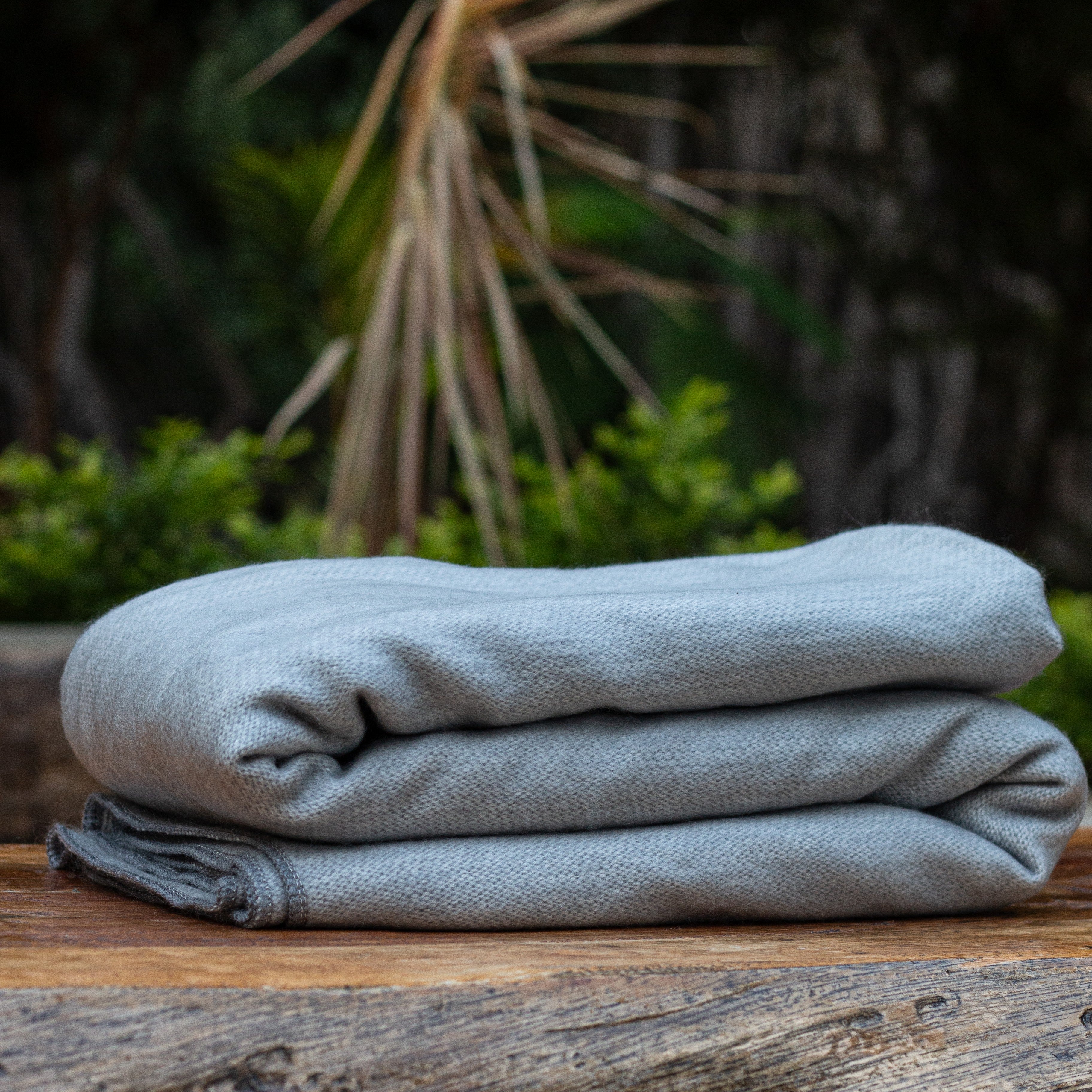 ECUATORIAL | ALPACA WOOL BLANKET | THROW SOFT & COZY | QUEEN 94X71 | ICE GRAY