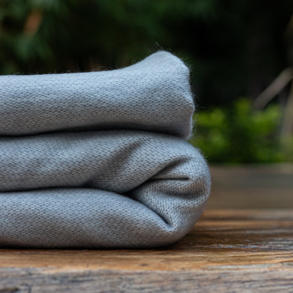 ECUATORIAL | ALPACA WOOL BLANKET | THROW SOFT & COZY | QUEEN 94X71 | ICE GRAY