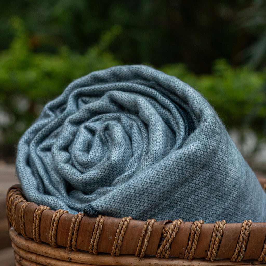 ECUATORIAL | ALPACA WOOL BLANKET | THROW SOFT & COZY | QUEEN 94X71 | ICE GRAY