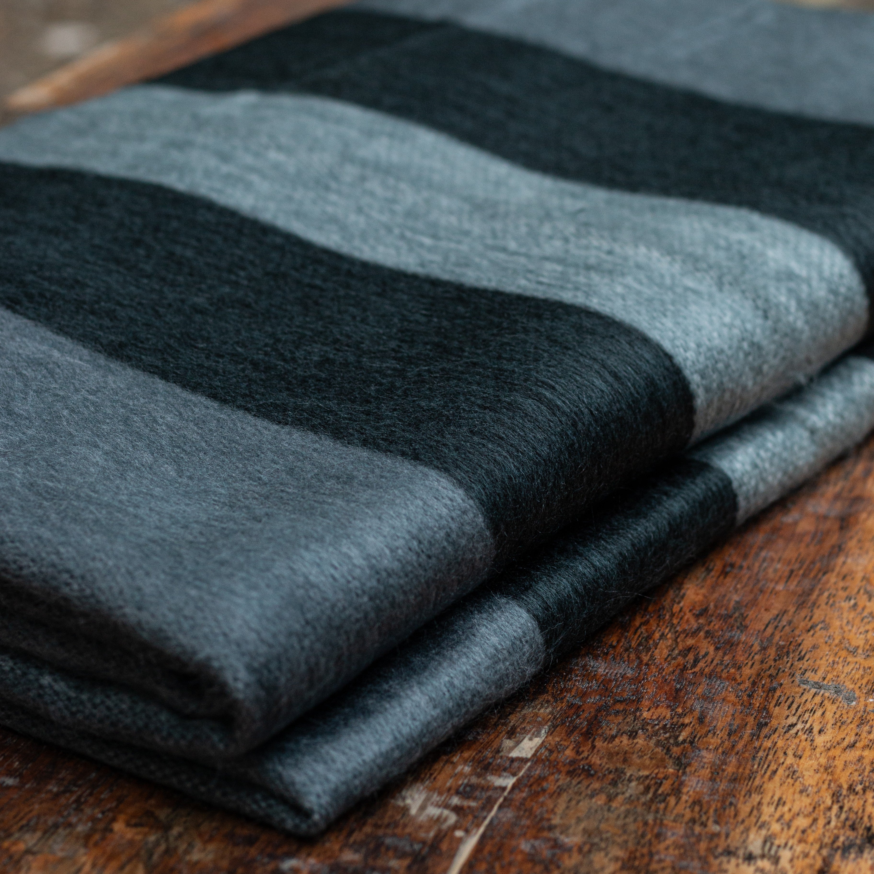 ECUATORIAL | ALPACA WOOL BLANKET | THROW SOFT & COZY | QUEEN 94X71 | STRIPES GRAY