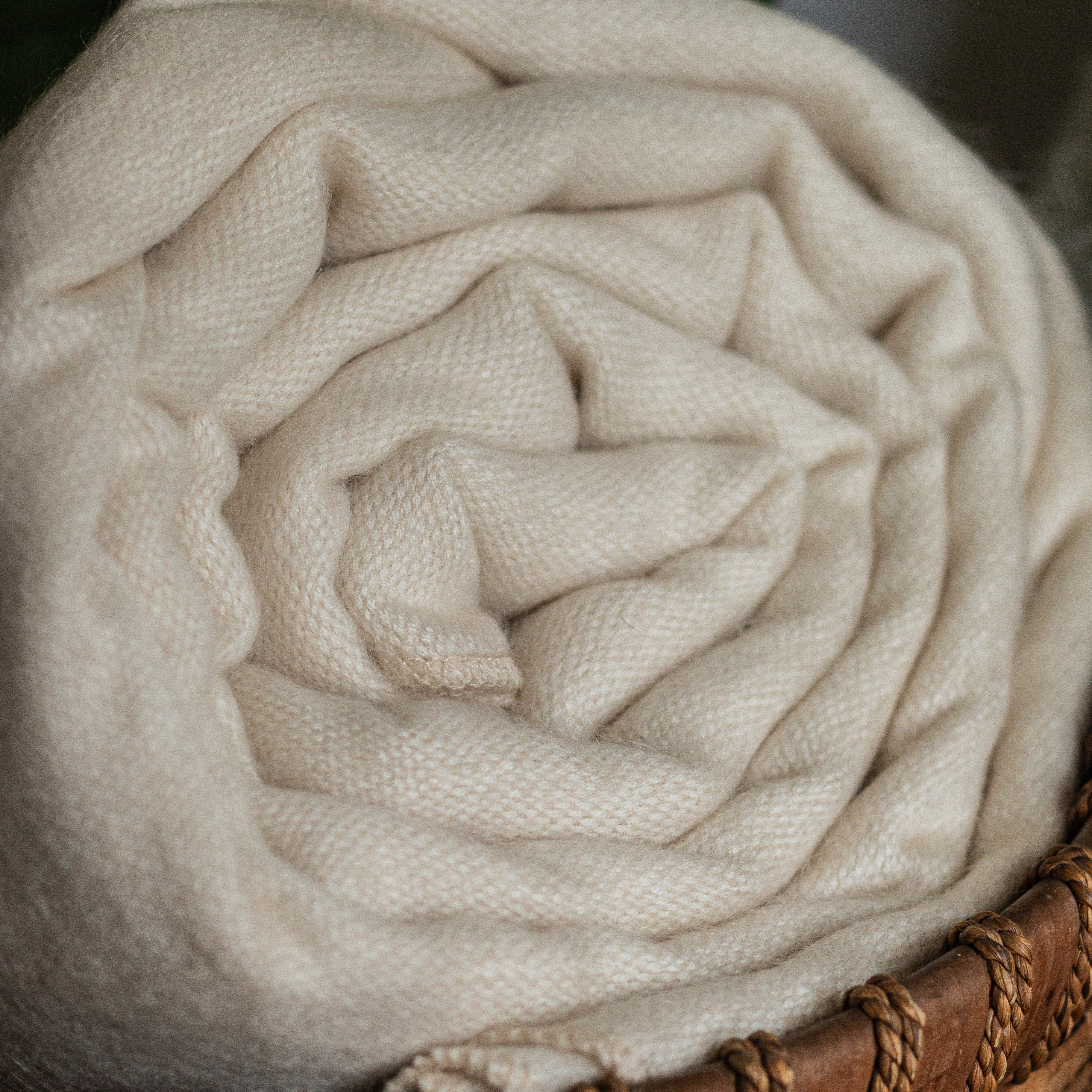 ECUATORIAL | ALPACA WOOL BLANKET | THROW SOFT & COZY | QUEEN 94X71 | WHITE MINIMAL