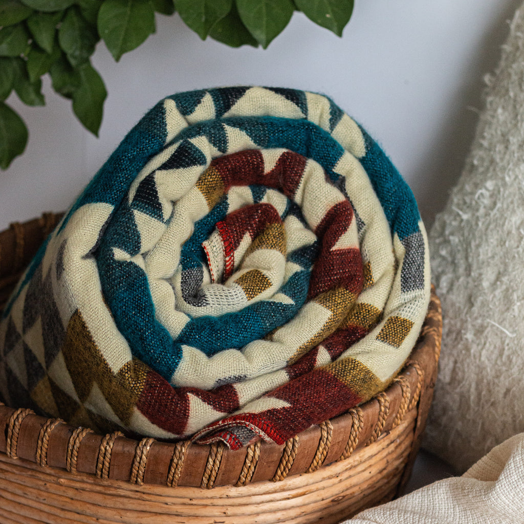 ECUADORIAN ALPACA WOOL BLANKET | XL DOUBLE DENSITY | KING 80X91 | ARROW MULTI