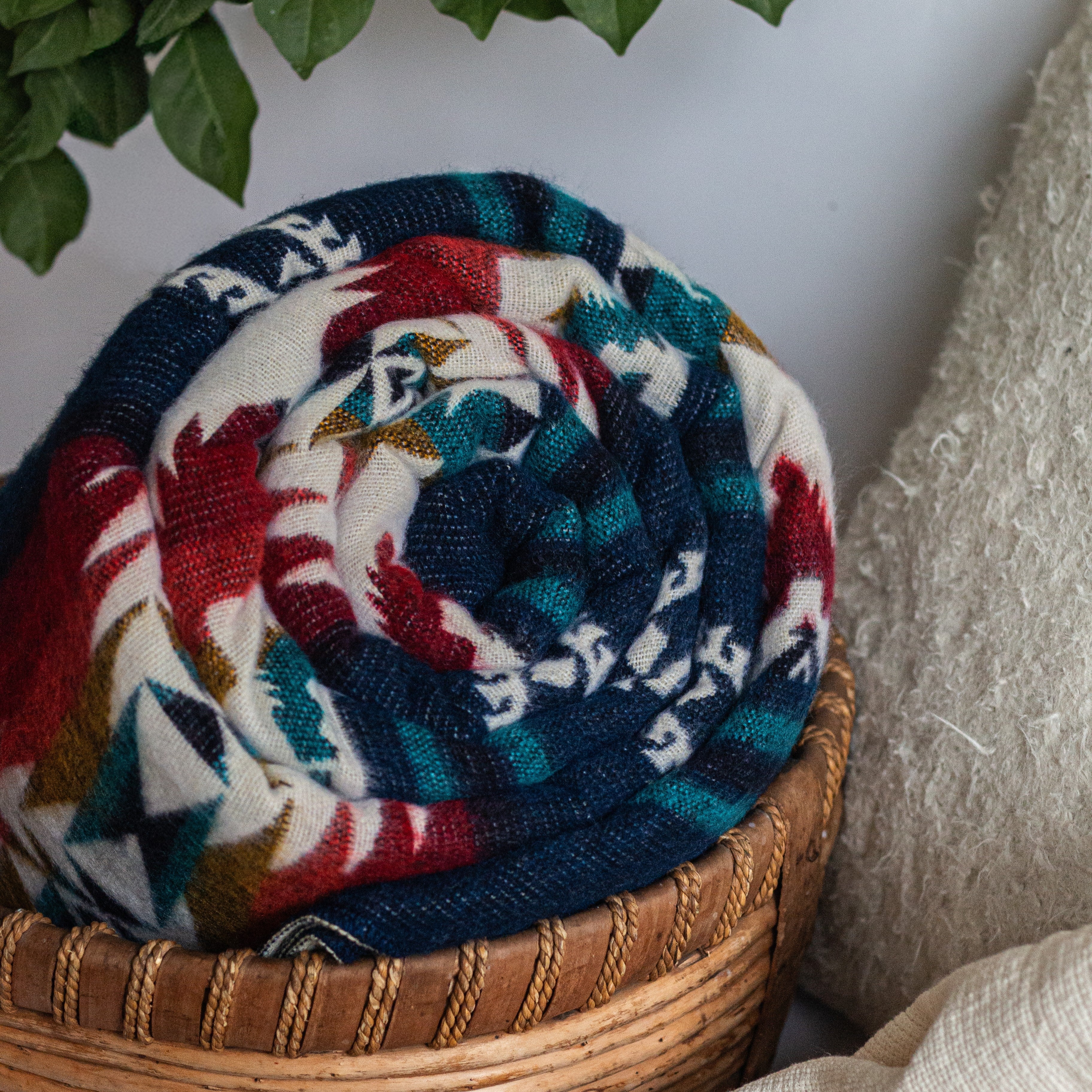 ECUADORIAN ALPACA WOOL BLANKET | XL DOUBLE DENSITY | KING 80X91 | TRIBAL NAVY