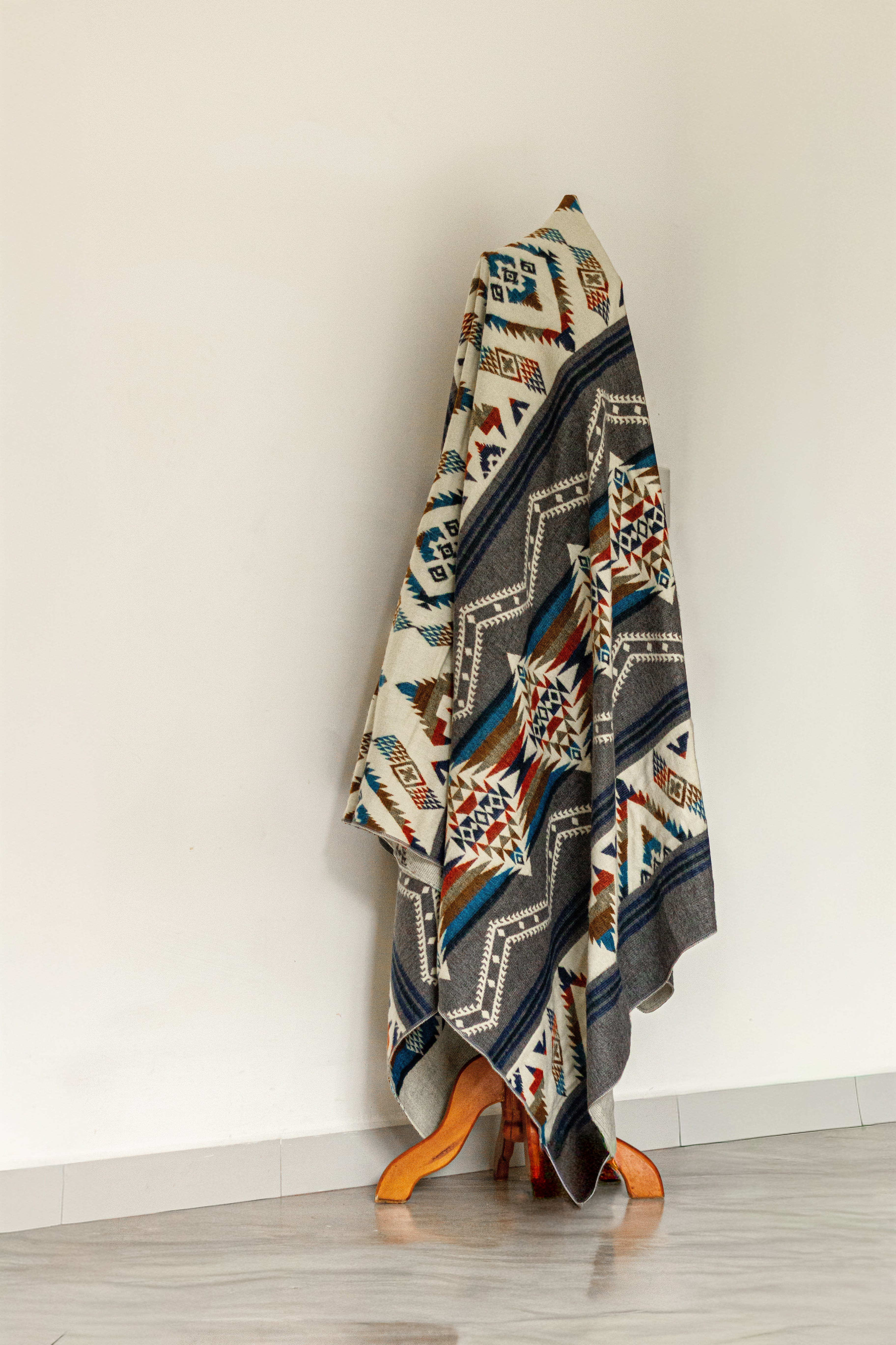 ECUADORIAN ALPACA WOOL BLANKET | XL DOUBLE DENSITY | KING 80X91 | TRIBAL GRAY