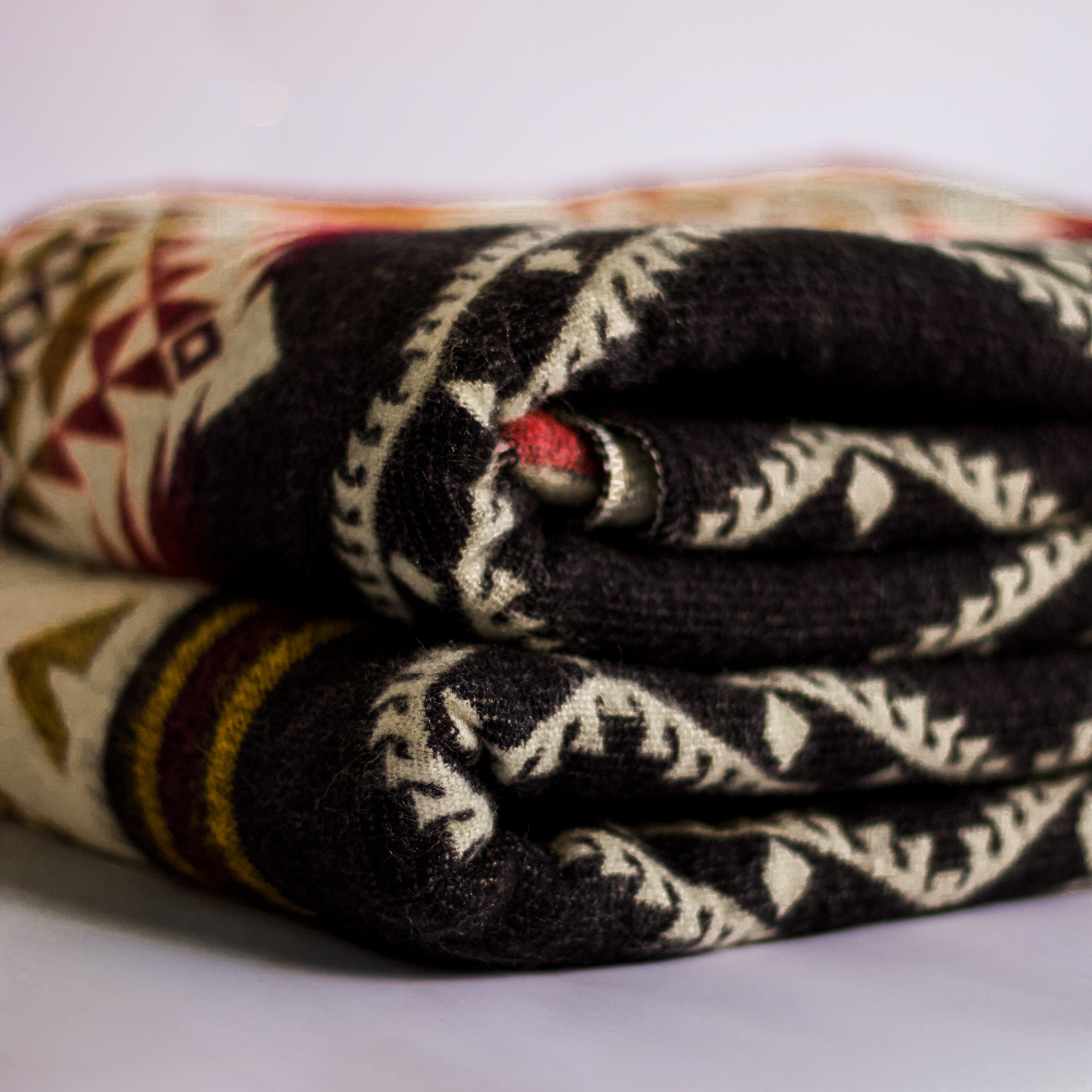 Willay Amber — XL Reversible Alpaca Wool Blanket