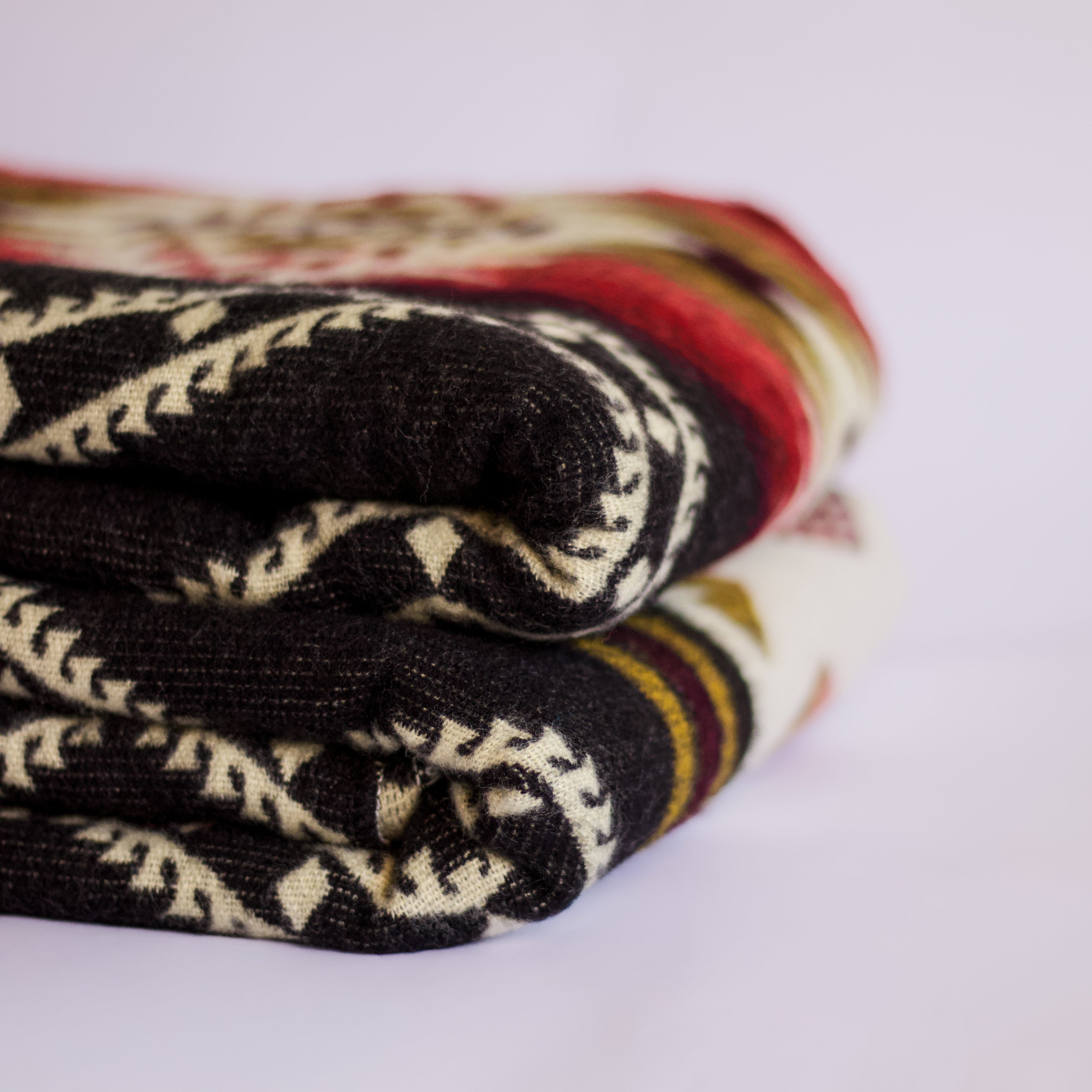 Willay Amber — XL Reversible Alpaca Wool Blanket