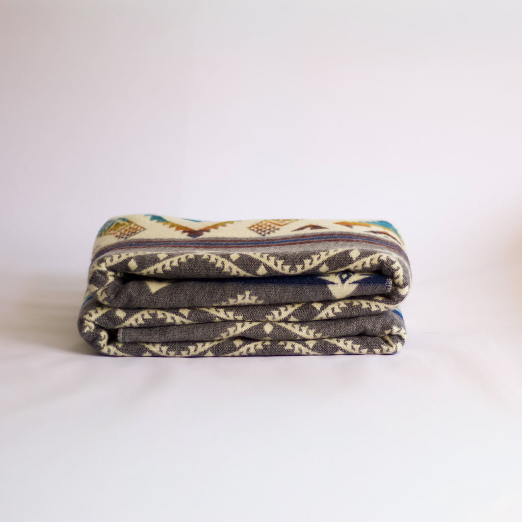 Willay Tide — XL Reversible Alpaca Wool Blanket