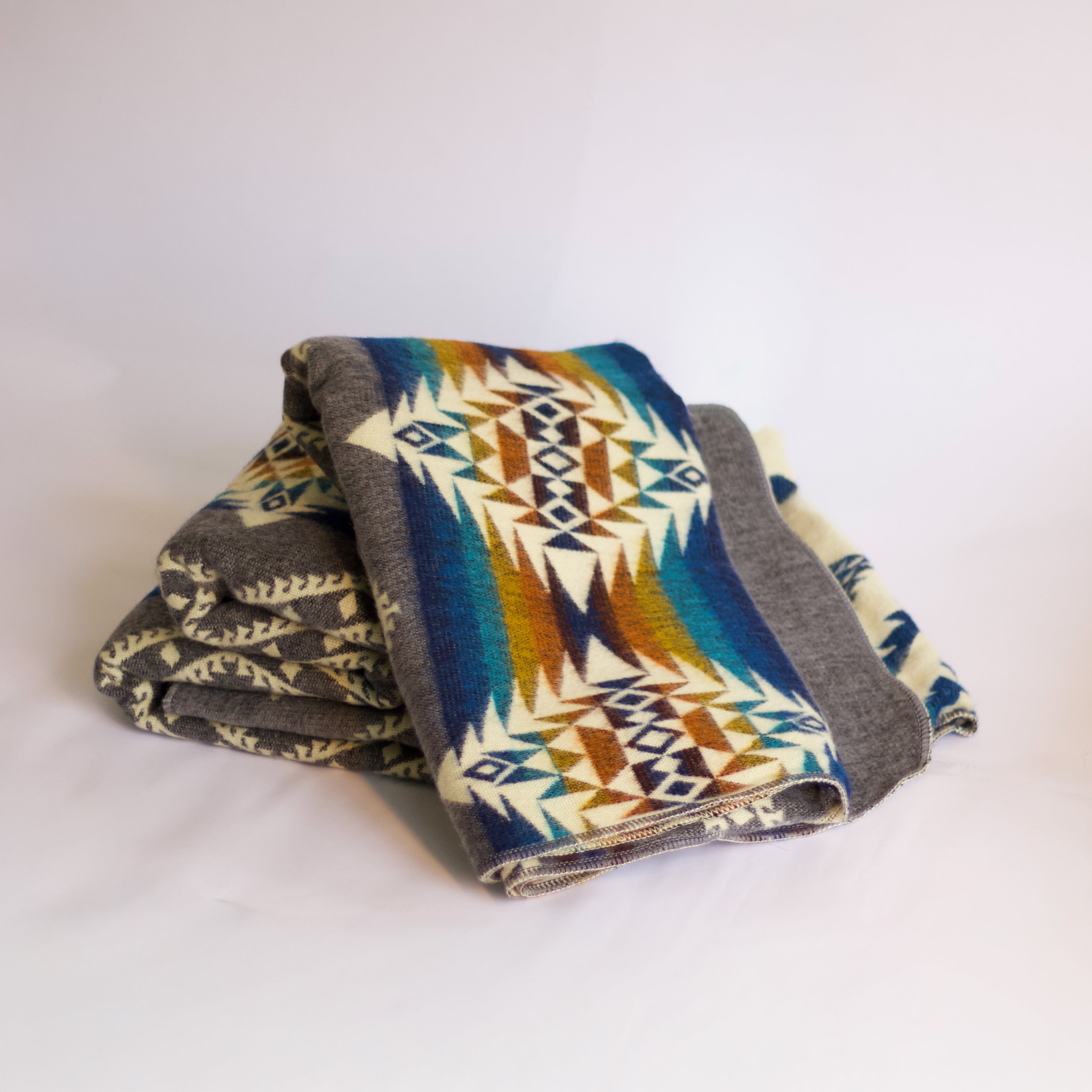 Willay Tide — XL Reversible Alpaca Wool Blanket