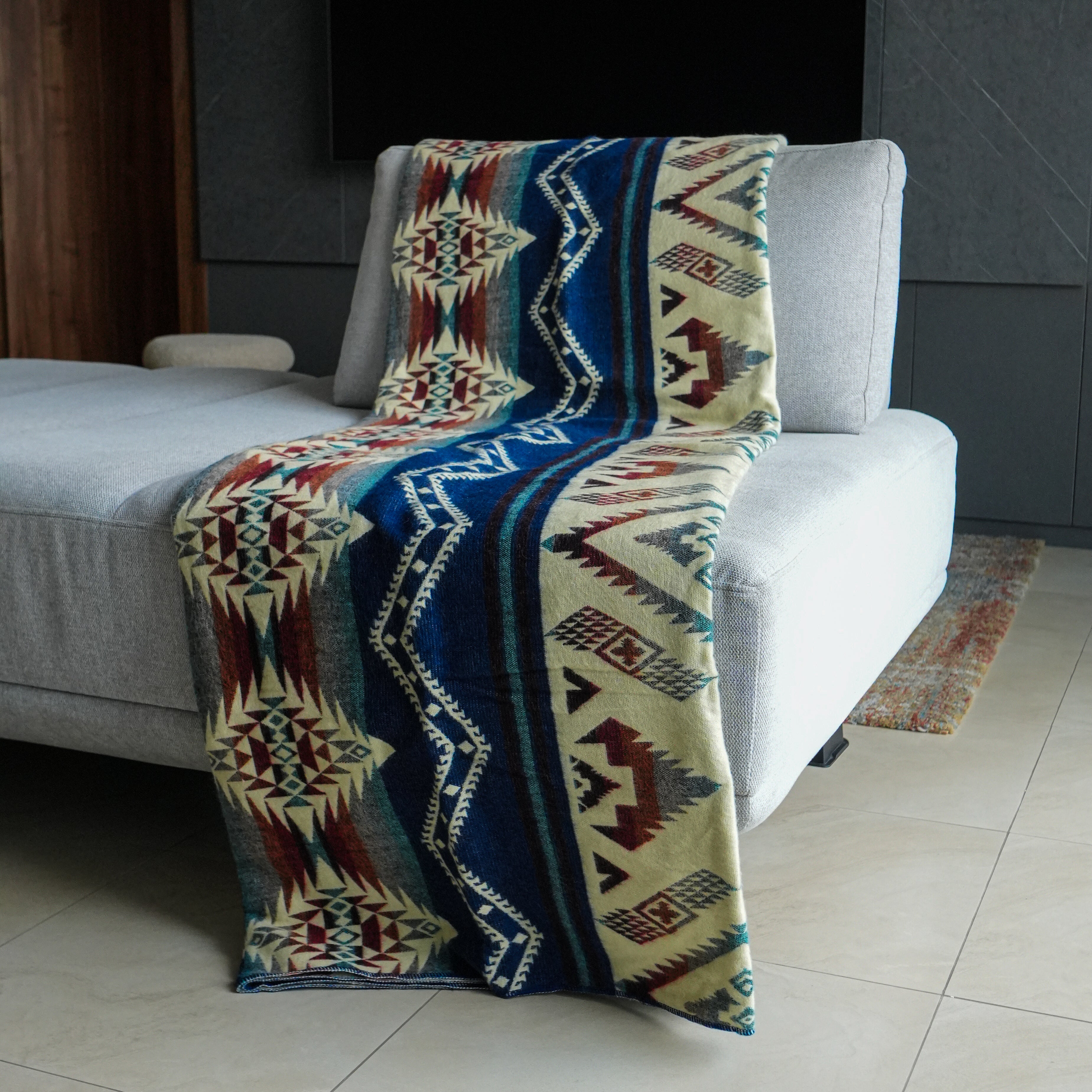 Willay Still — XL Reversible Alpaca Wool Blanket