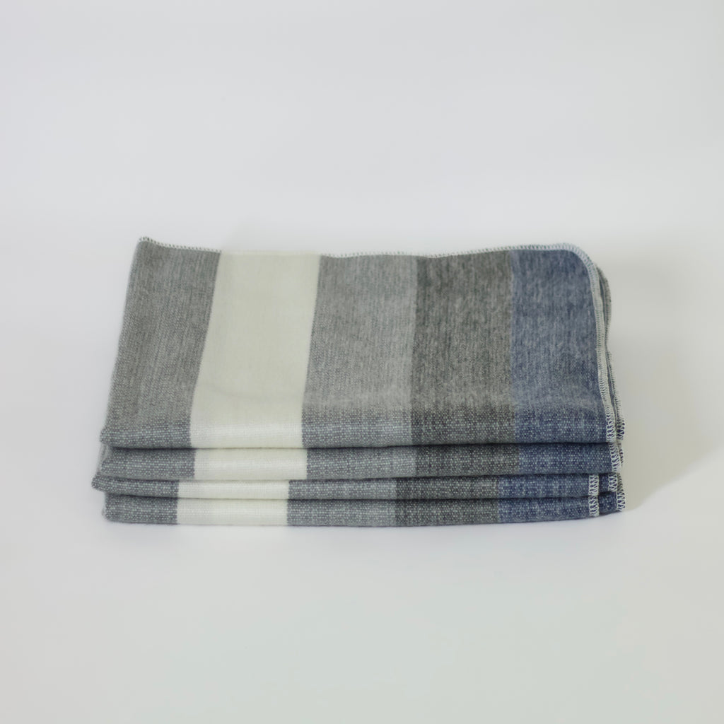 TINKU | Classic Blanket