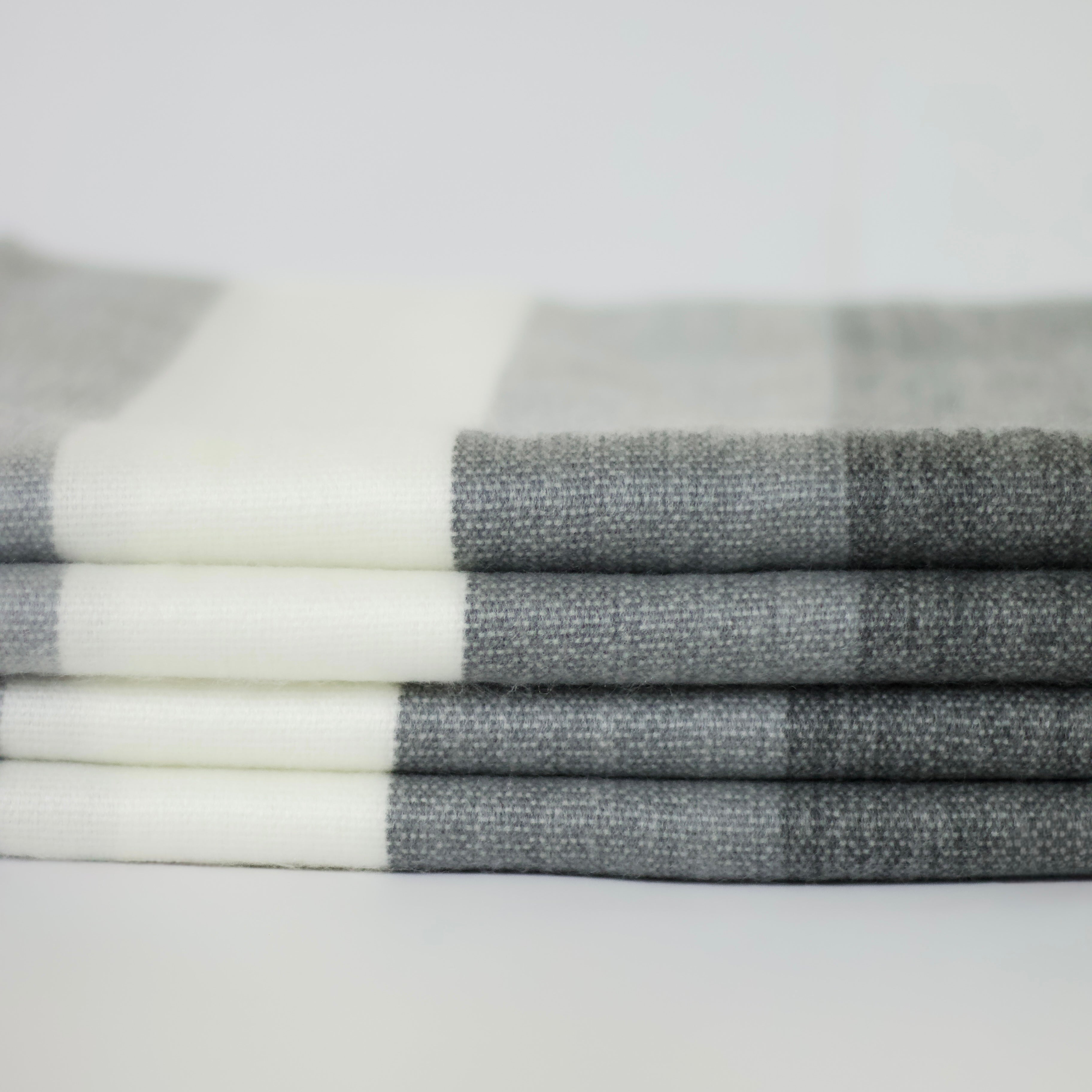 TINKU | Classic Blanket