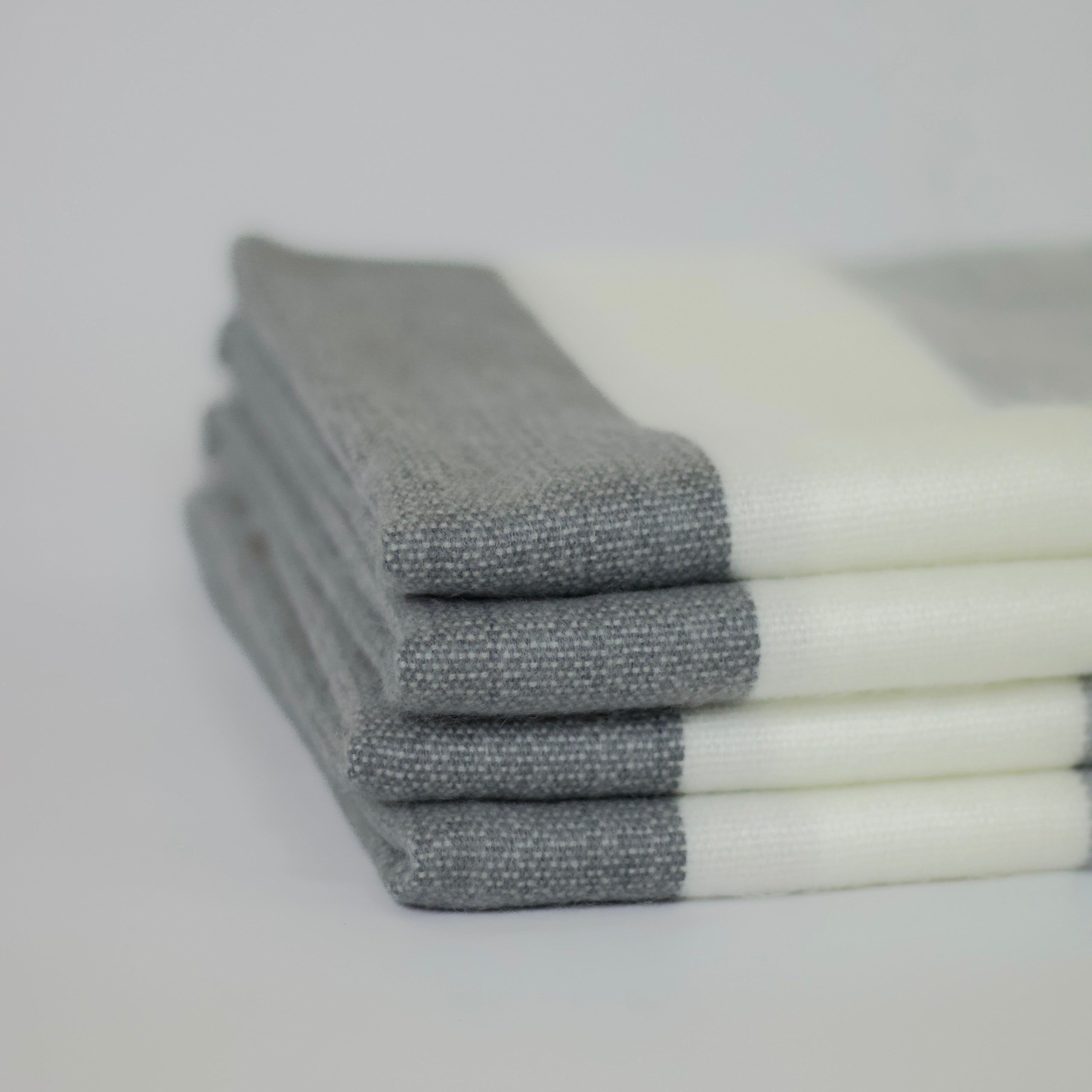 TINKU | Classic Blanket
