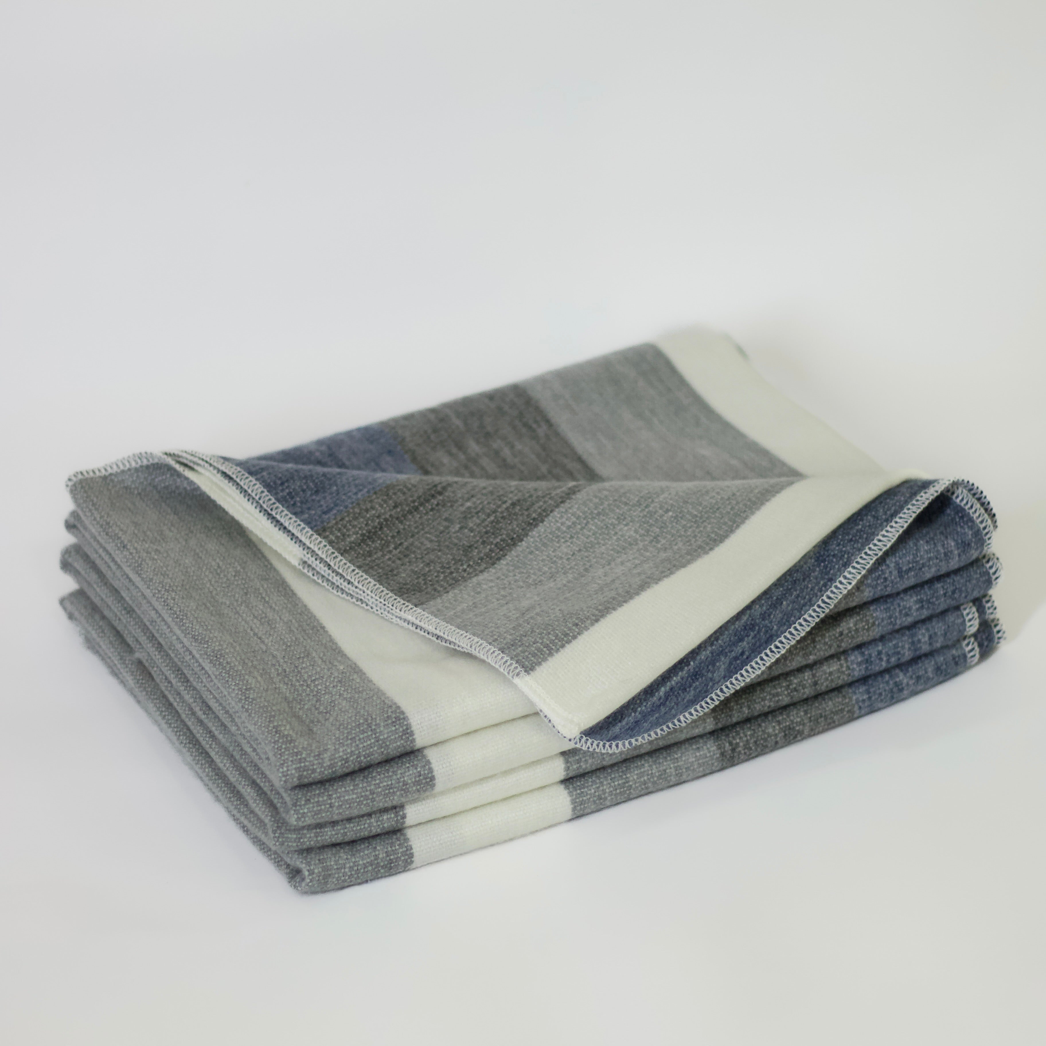 TINKU | Classic Blanket
