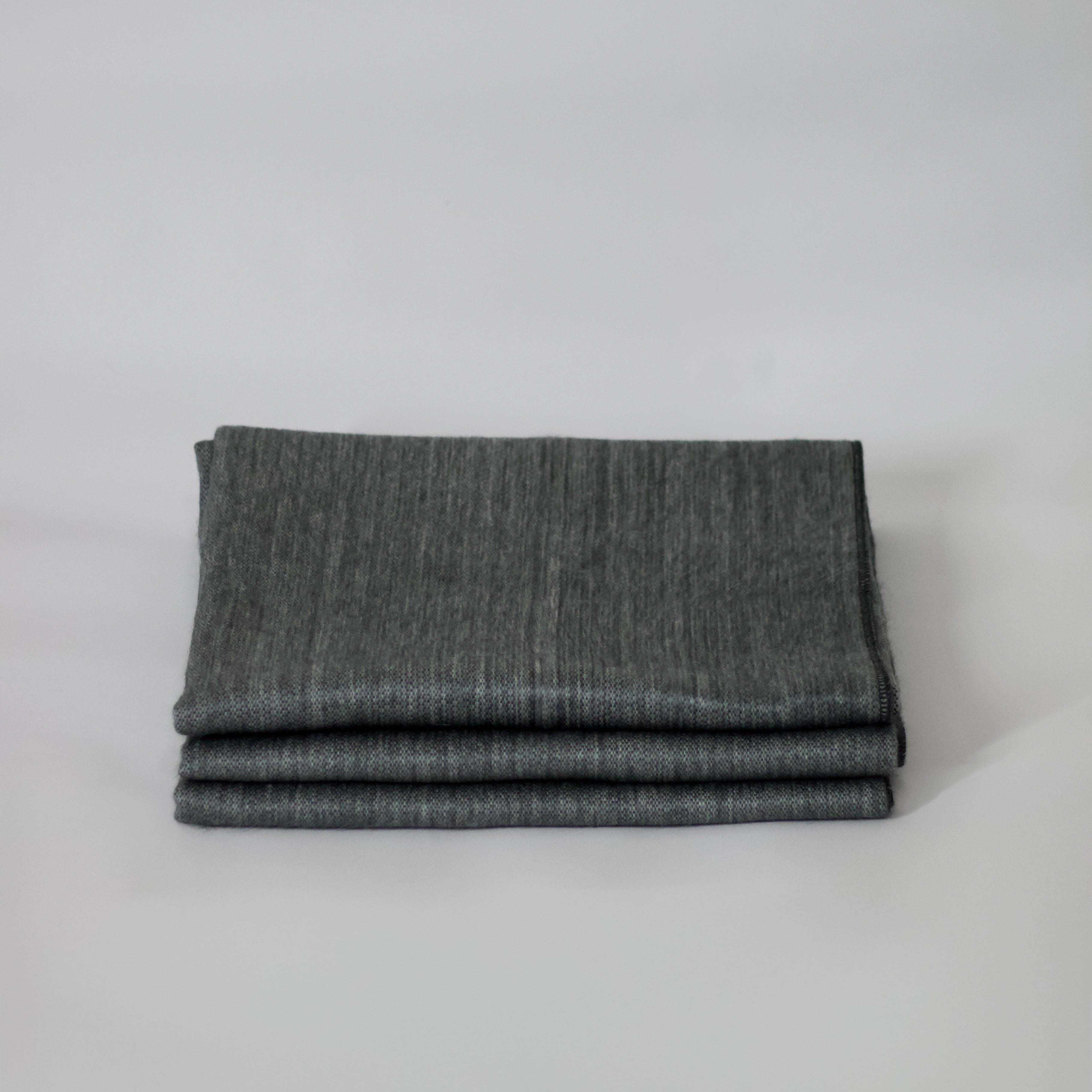 RAYMI | Classic Blanket