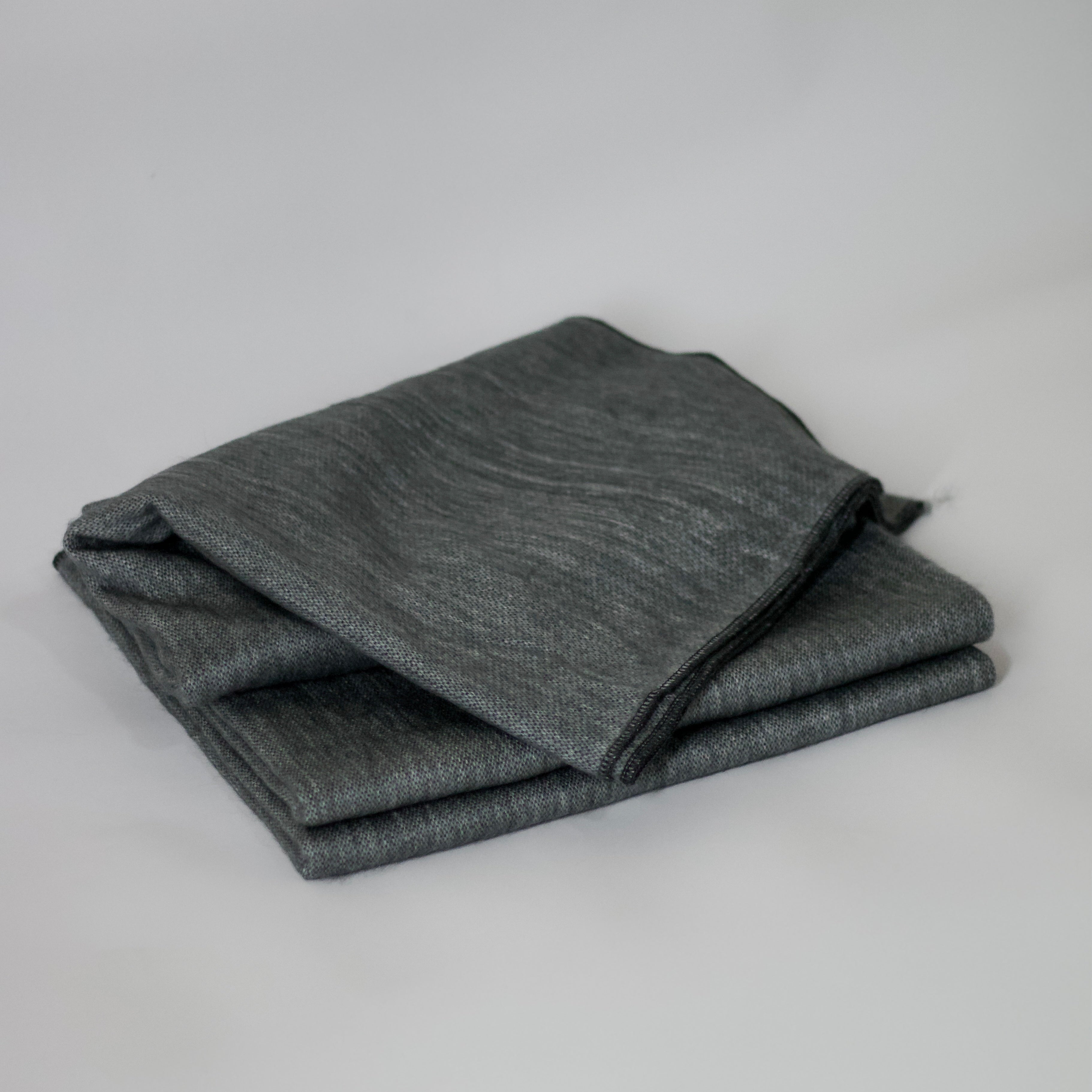 RAYMI | Classic Blanket