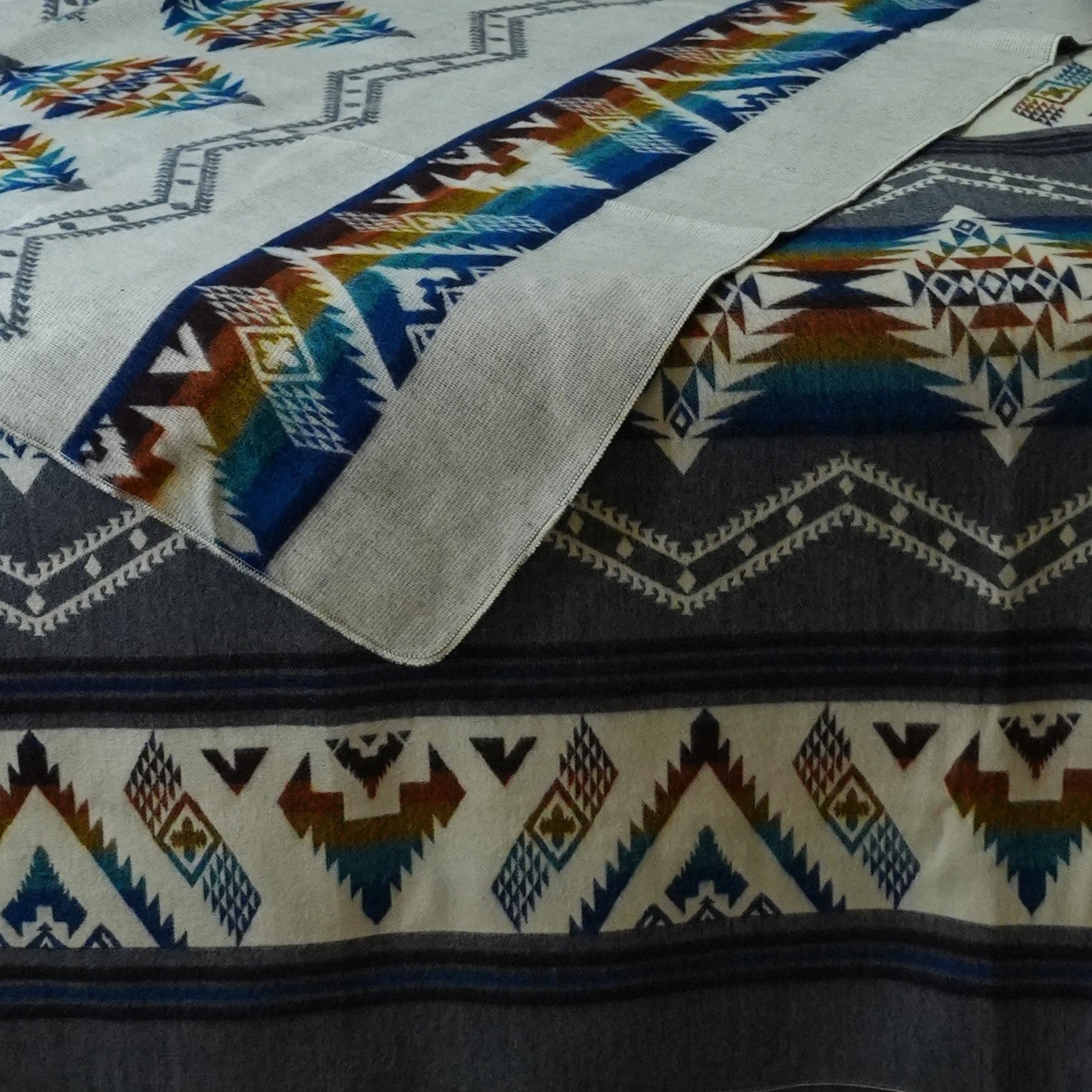 Willay Tide — XL Reversible Alpaca Wool Blanket