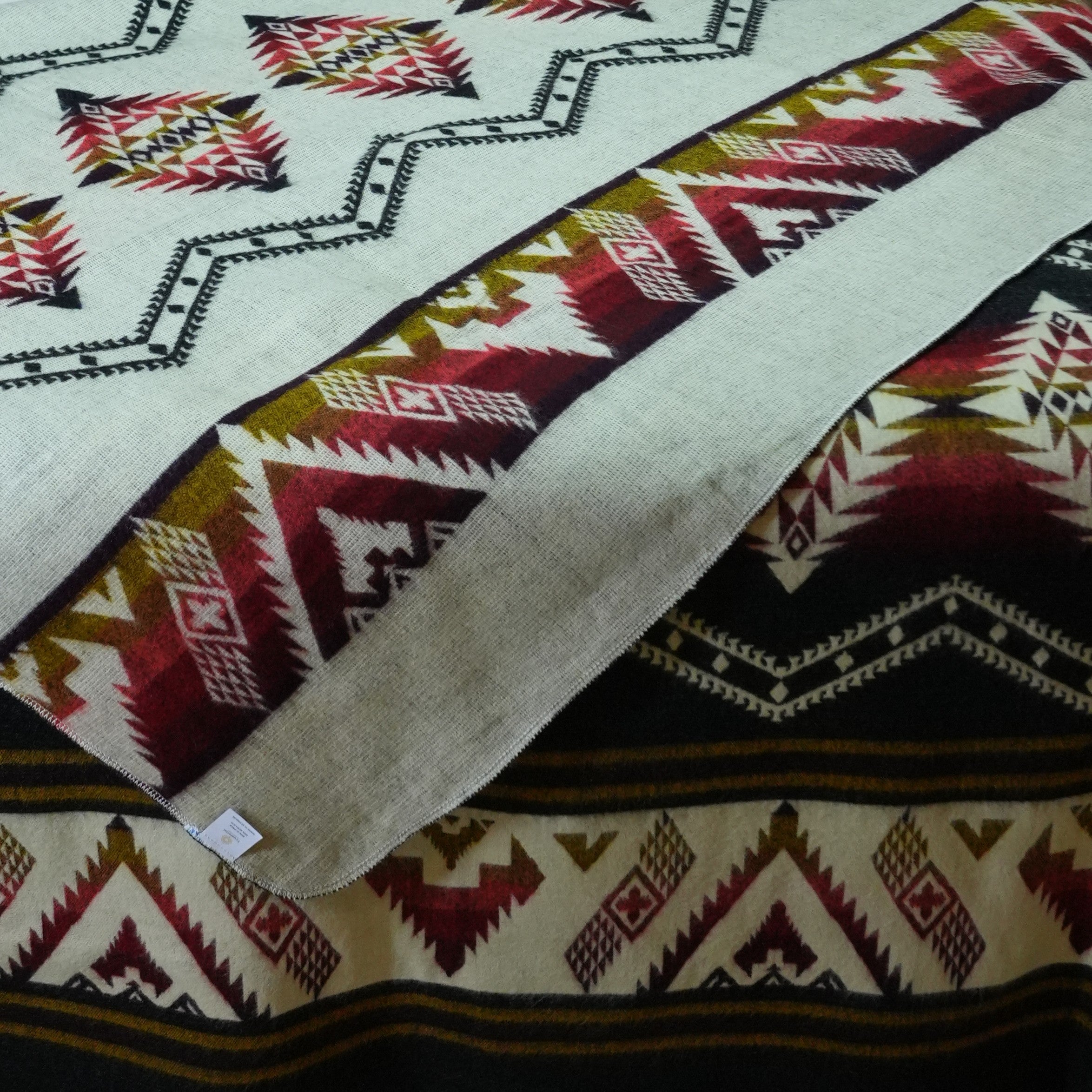 Willay Amber — XL Reversible Alpaca Wool Blanket